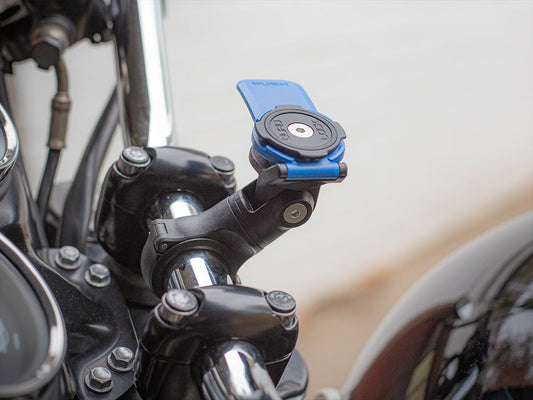 quad lock moto knuckle adaptor on triumph motorbike